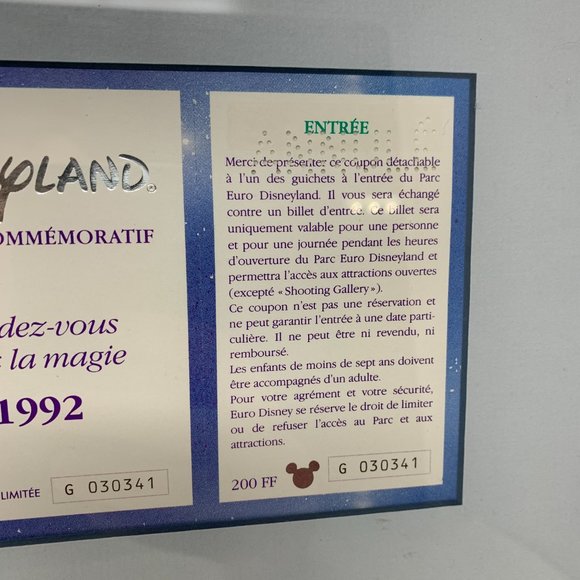 Euro Disney Theme Park Commemorative Passport 1992 - Picture 3 of 7